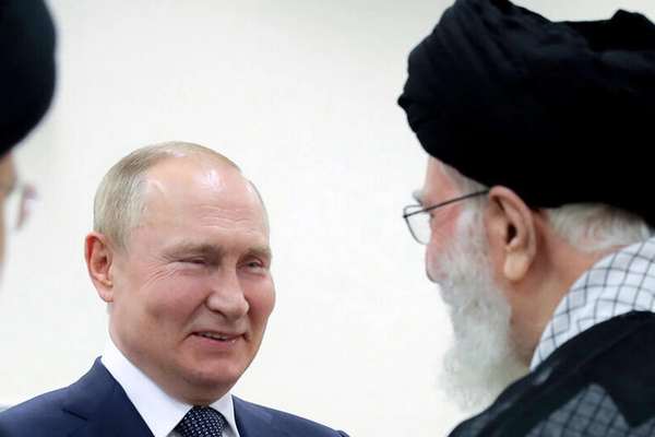 جان خامنهای در دستان پوتین