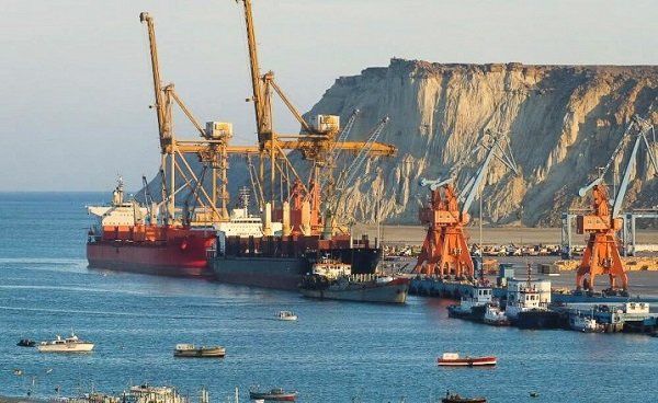 رسانه وابسته به سپاه: امارات متحده عربی در مسیر تجارت ما با پاکستان کارشکنی می‌کند