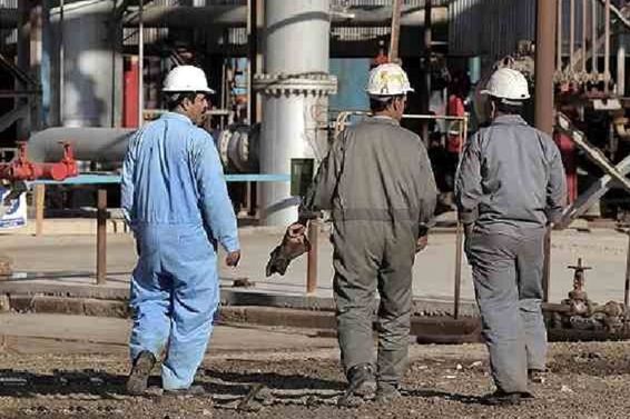خبرگزاری ایلنا: چهار کارگر پتروشیمی چوار ایلام در یک سال اخیر خودکشی کردهاند