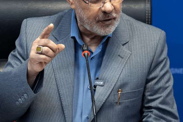 متحدث الحرس الثوري الإيراني: نستطيع استهداف غرف محركات السفن في النقاط الحساسة