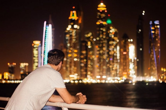 دولت امارات متحده عربی برای نیروی کار خارجی که از راه دور کار میکنند، مجوز اقامت صادر میکند