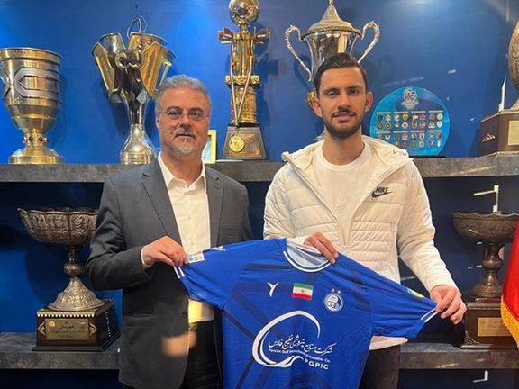 با اعلام رسمی باشگاه؛ محمدرضا آزادی با قراردادی به مدت دو و نیم سال به استقلال پیوست