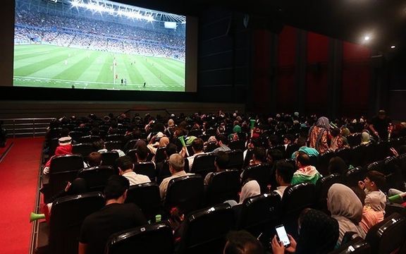 لغو تماشای مسابقه ایران و کره در استادیوم با عنوان کرونا؛ سینماها بازی را پخش میکنند