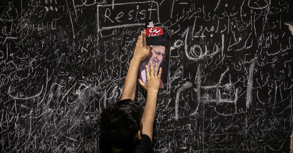 Khamenei funeral struggles to stay on script