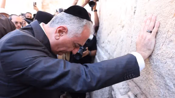 Iran’s exiled prince Reza Pahlavi at the Western Wall in Jerusalem on April 18, 2023