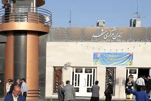 سجناء سياسيون يطالبون المنظمات الحقوقية بفضح "الممارسات المرعبة" في سجون إيران