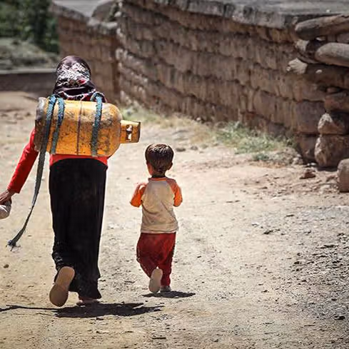 One percent holds nearly a third of Iran’s wealth, Tehran daily says