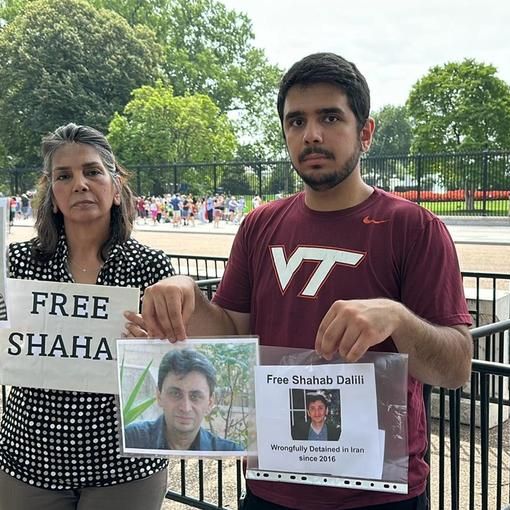 ادامه تحصن خانواده شهاب دلیلی و واکنش وزارت خارجه آمریکا