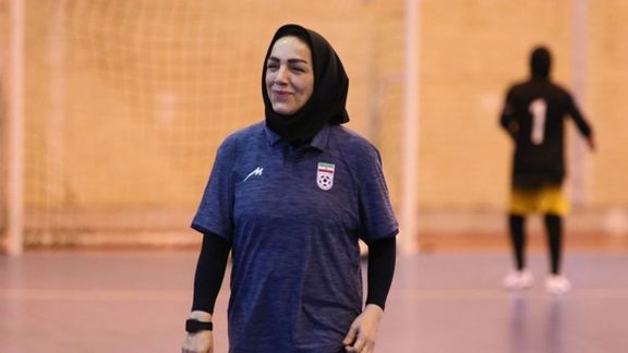 کمیته فنی میخواهد سرمربی تیم ملی فوتسال زنان را برکنار کند، هیات رییسه اجازه نمیدهد