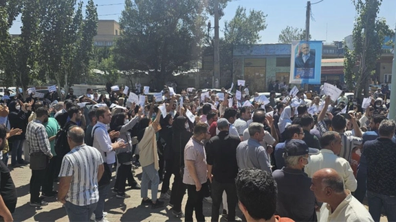 Iranian nurses protest in Tabriz, northwestern Iran, August 21, 2024
