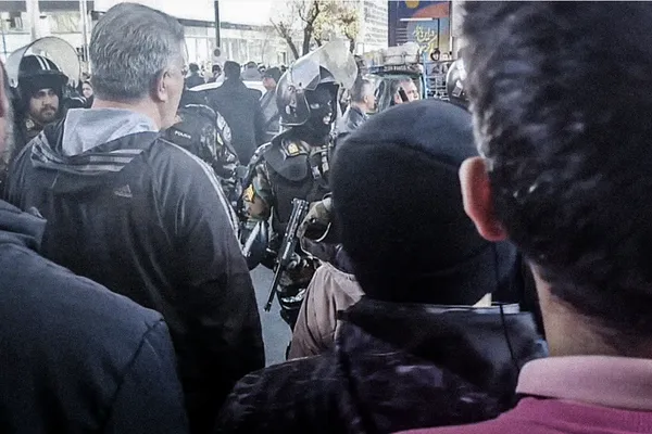 روزنامه زیر نظر نماینده خامنهای: دشمن در کمین است تا از آب گلآلود اعتراضات ماهی بگیرد