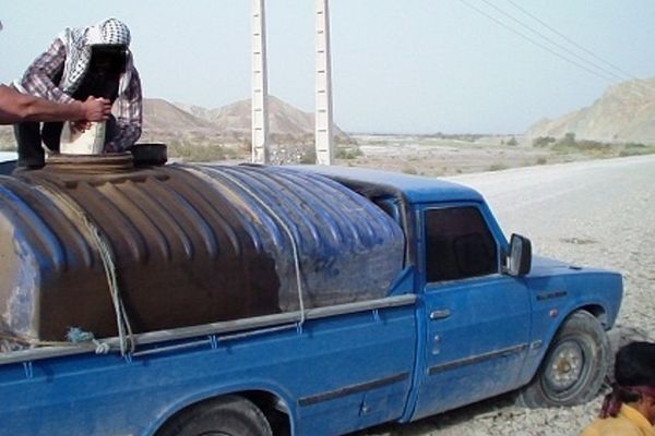 مسؤول إيراني: تهريب 10 ملايين لتر من البنزين يوميًا والعجز اليومي يصل إلى 25 مليون لتر