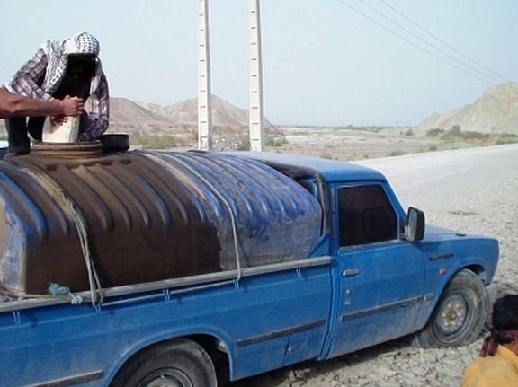 یک مقام صنفی: روزانه ۱۰ میلیون لیتر بنزین قاچاق میشود