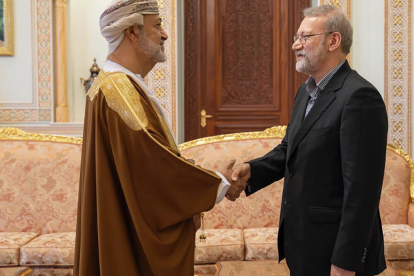 مراسل "أكسيوس": رسائل أميركية نُقلت إلى طهران عبر سلطنة عُمان