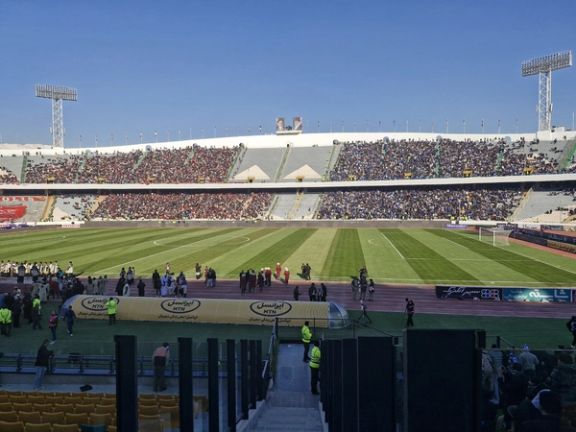 استقلال و پرسپولیس دستکم تا ۹ آبان دور از استادیوم آزادی
