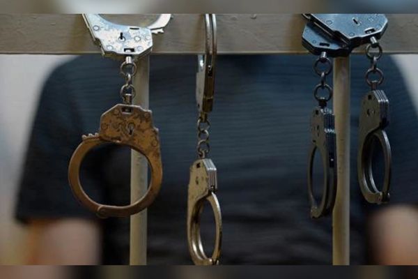 قوات أمن إيرانية تنفذ اعتقالات جماعية في مدن كردية بعربات الهلال الأحمر