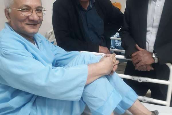 تشکل سراسری فرهنگیان: جواد لعلمحمدی پس از جراحی با پابند بر تخت بیمارستان بستری است