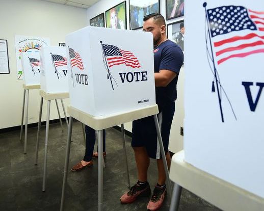 آمریکا علیه دو ایرانی به اتهام مداخله در انتخابات ریاست جمهوری ایالات متحده اعلام جرم کرد