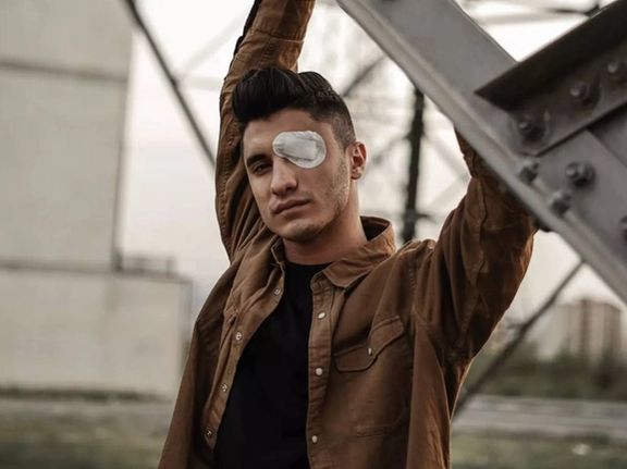 متین حسنی، معترض مجروح: چشمم درد زیادی دارد و یک ماه است نمیتوانم وقت بیمارستان بگیرم