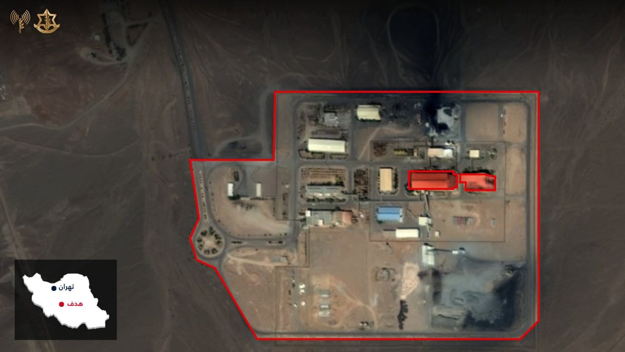 ارتش اسرائیل از حمله به کارخانه آب سنگین اراک و  کارخانه استخراج اورانیوم یزد خبر داد