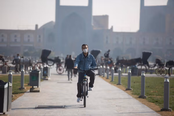 Iran diesel extremely high in sulfur, high-grade gasoline mixed with inferior fuel