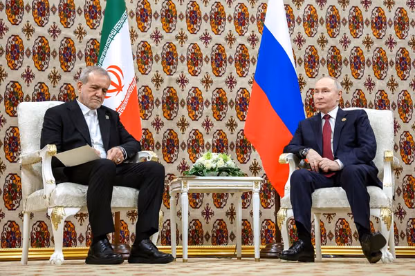 تسرّيبات من "الكرملين" تقوّض مزاعم موسكو بشأن التجارة بين روسيا وإيران بالروبل والتومان