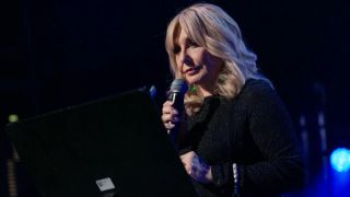 «گوگوش، آتشینجان»؛ ناگفتههای اسطوره موسیقی پاپ