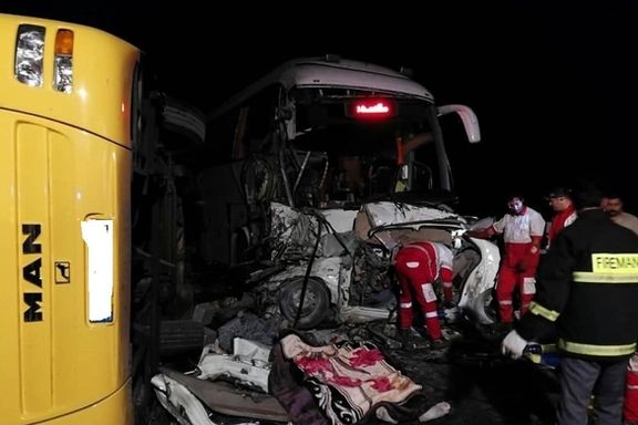 اورژانس زنجان: تصادف زنجیرهای ۲۷ خودرو در اتوبان ابهر به تاکستان ۳ کشته و ۶۴ نفر مصدوم برجا گذاشت