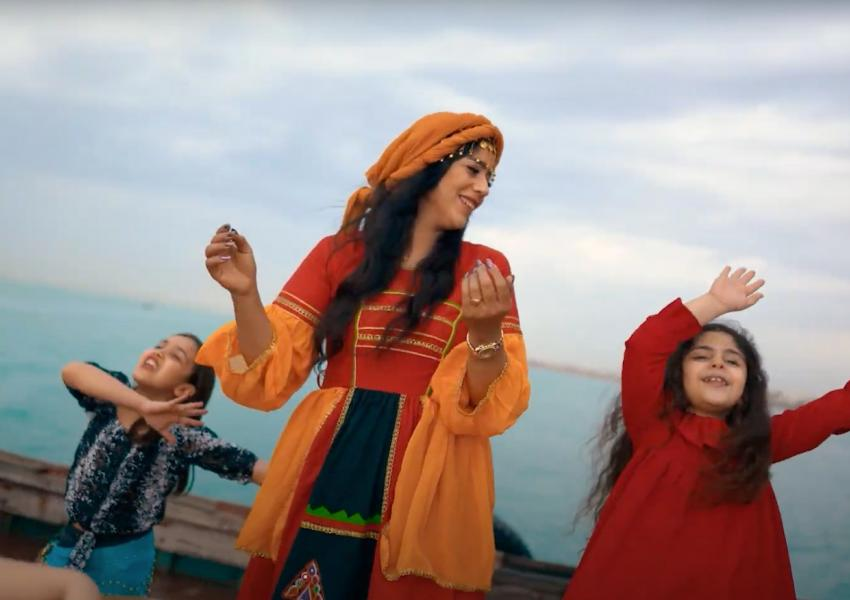 احضار خواننده «دختران بوشهر»؛ بازداشت «تنظیم‌کنندگان» ترانه ساسی مانکن