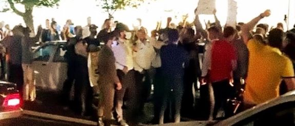 ۱۱۴ زندانی سیاسی و کنشگر خطاب به حکومت: خشم مردم بزرگتر از قدرت اسلحه جمهوری اسلامی است