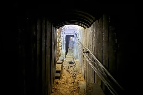 خبرنگاران خارجی با ورود به رفح، از یک تونل حماس بازدید کردند