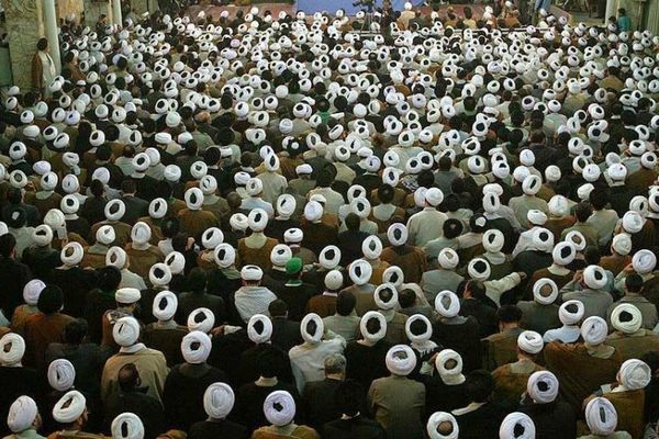 2,000 Iranian clerics bless Trump assassination