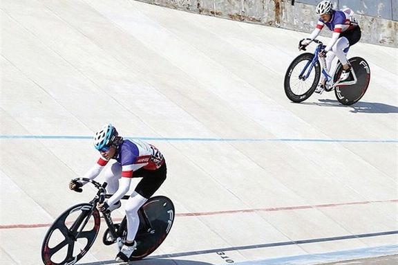 اولین مدال تاریخ دوچرخهسواری زنان ایران در بخش پیست بر گردن لیلا حیدری