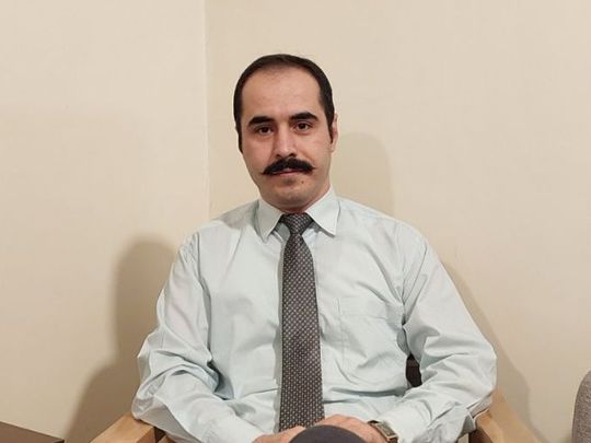 حسین رونقی، فعال سیاسی: اراذل و اوباشی در قالب نیروهای لباس شخصی، زنان را سرکوب میکنند