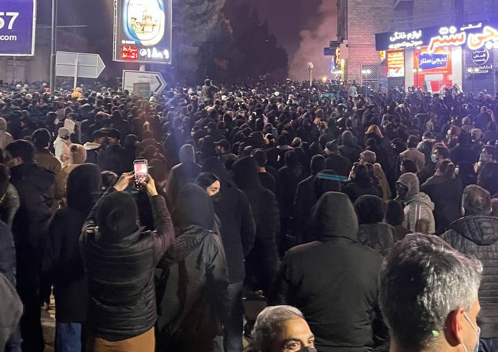 یک نماینده مجلس خواستار اعدام گروهی از بازداشت‌شدگان شد