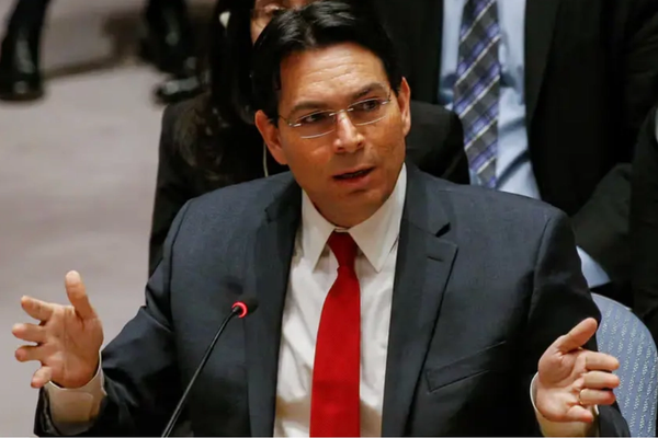 سفير إسرائيل يخاطب الإيرانيين باللغة الفارسية: لا تضيعوا هذه الفرصة التاريخية