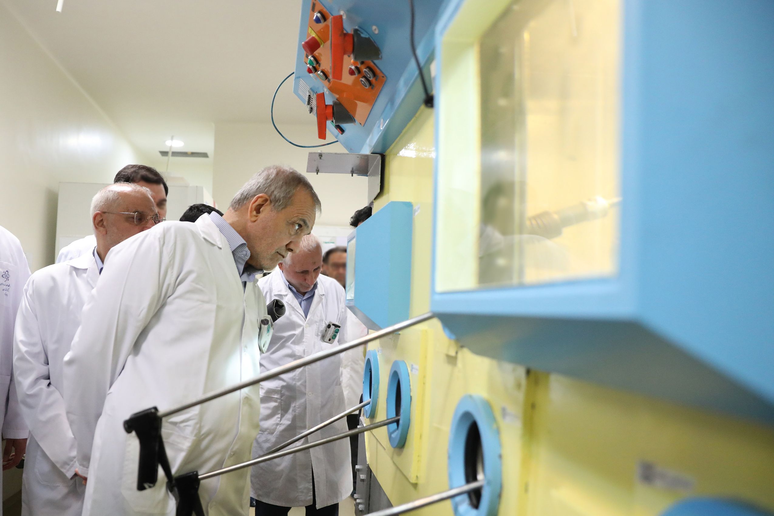 Iranian President Masoud Pezeshkian visits the Iranian Atomic Energy Organisation in Tehran, November 2025. 