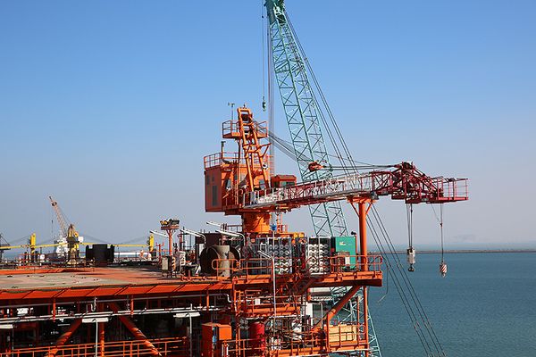 Sanctions-hit Iran turns to local firms to boost vital gas production