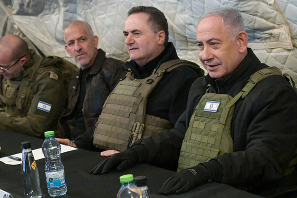 وزير الدفاع الإسرائيلي:ما فعلناه في طهران سنفعله أيضًا في اليمن، وهذه مجرد بداية