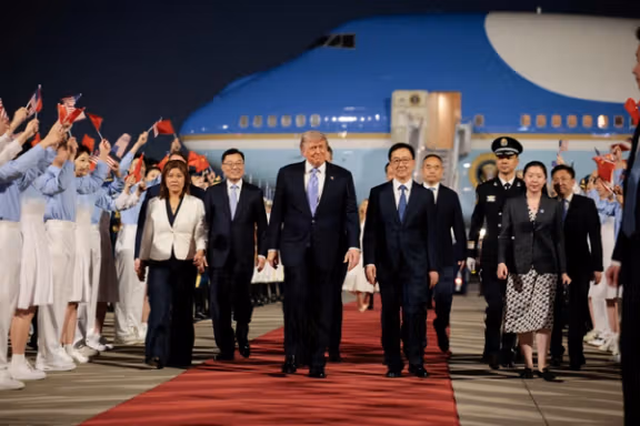 ترامپ وارد پکن شد؛ انتظارهای بزرگ با دستور کار مبهم