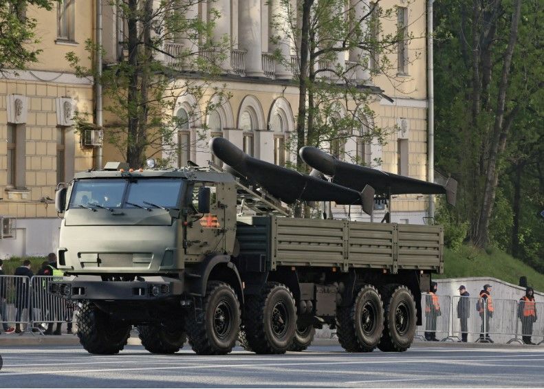 آسوشیتدپرس: روسیه در حال ارسال محموله‌ای از پهپادها به جمهوری اسلامی است