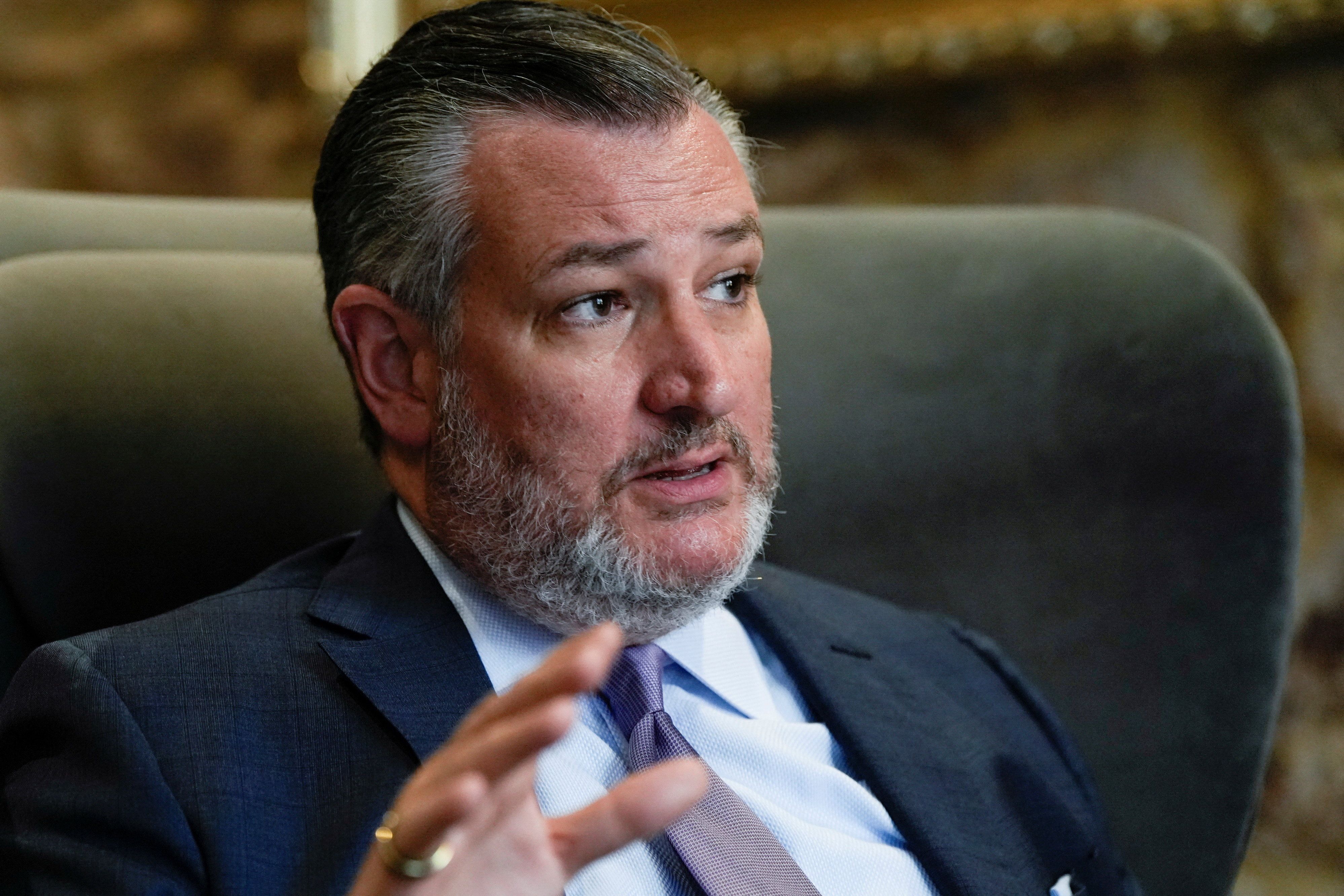 تد کروز تهدید رئیس کمیسیون ارتباطات فدرال علیه جیمی کیمل را «به‌شدت خطرناک» خواند