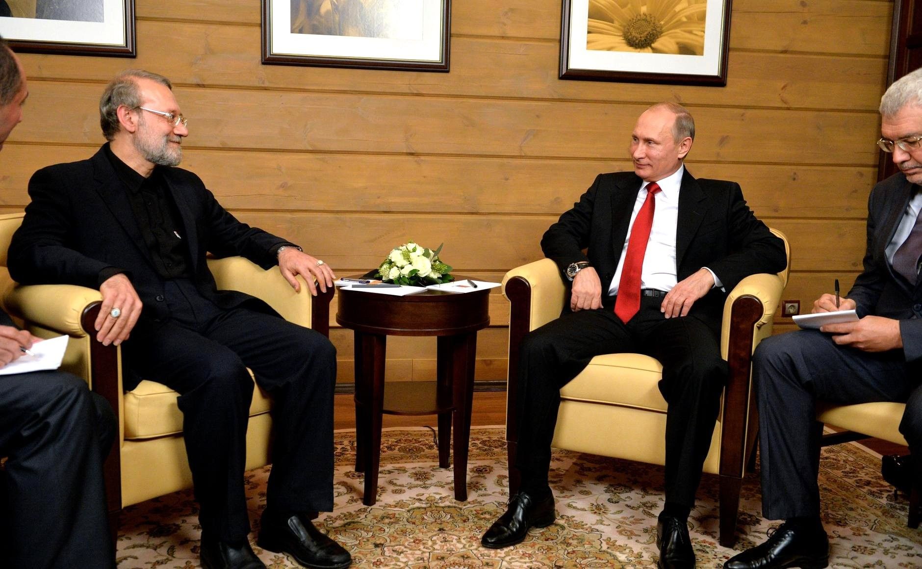  کرملین: پوتین و لاریجانی درباره برنامه هسته‌ای ایران گفت‌وگو کردند