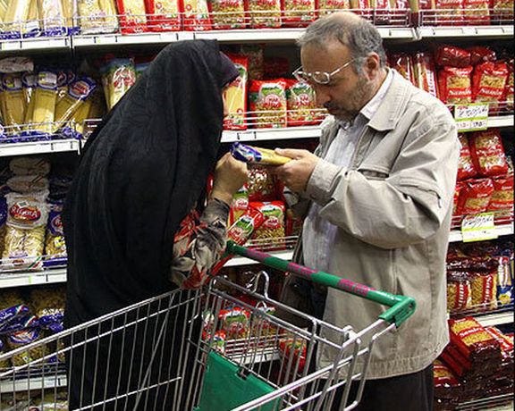 الإحصاء الإيراني: تضخم أسعار المواد الغذائية في مايو تجاوز 76%.. والسنوي يقترب من 50%