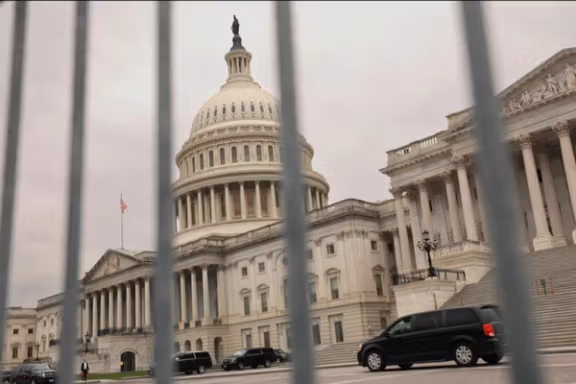 تعطیلی دولت آمریکا؛ چه بخشهایی باز میمانند و چه بخشهایی بسته میشوند؟