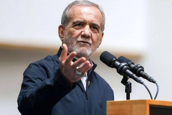 پزشکیان: روی طلا خوابیدیم اما مردم گرسنهاند