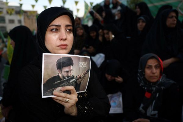 Iran officials seek to show Supreme Leader still in charge - FT