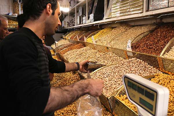 اتحادیه خشکبار تهران: جهش نرخ دلار عامل گران شدن آجیل و پسته است