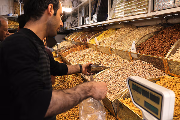 اتحادیه خشکبار تهران: جهش نرخ دلار عامل گران شدن آجیل و پسته است