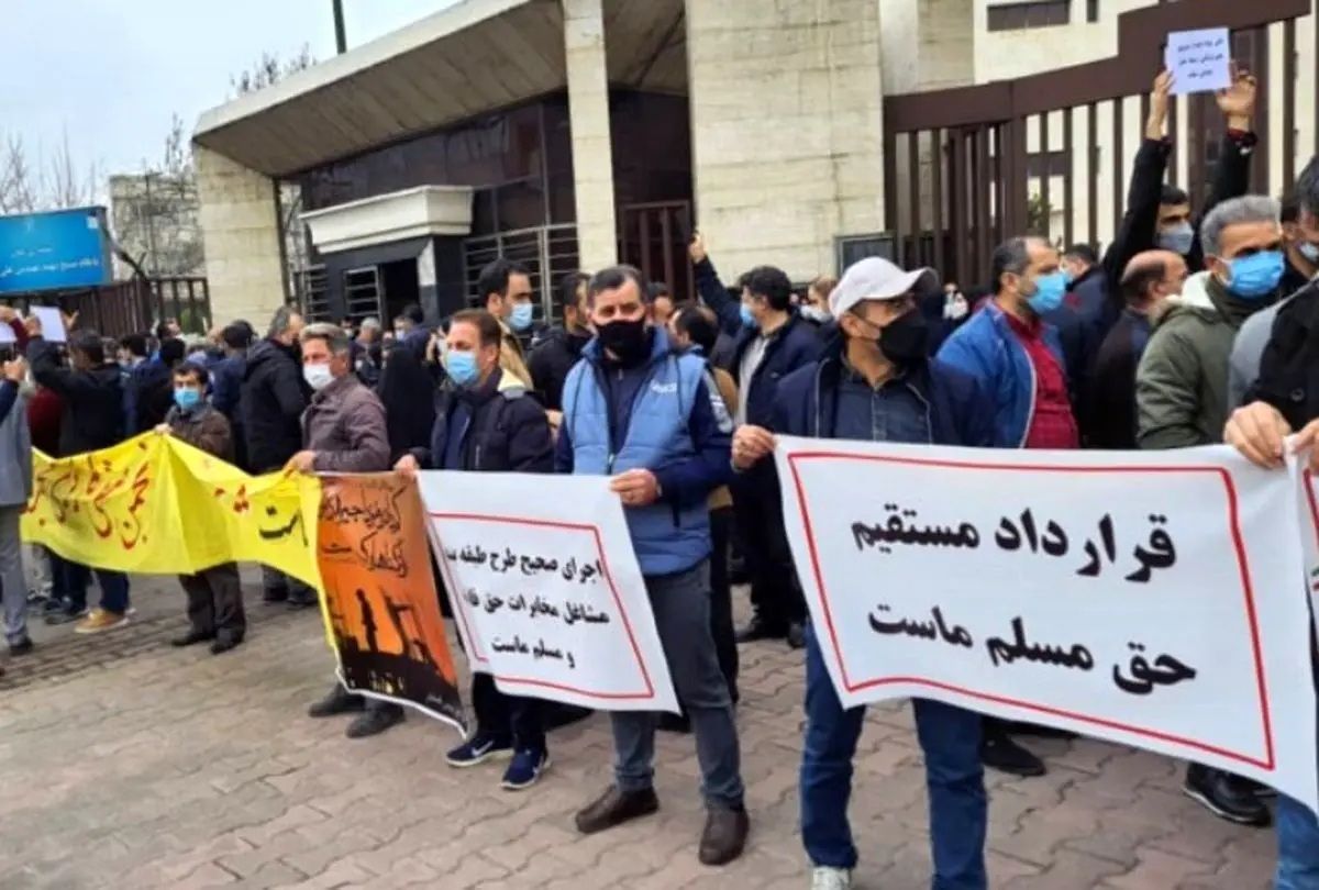 نماینده کارگران در کانون شوراهای کار: منافع آقازاده‌ها مانع حذف شرکت‌های پیمانکاری است